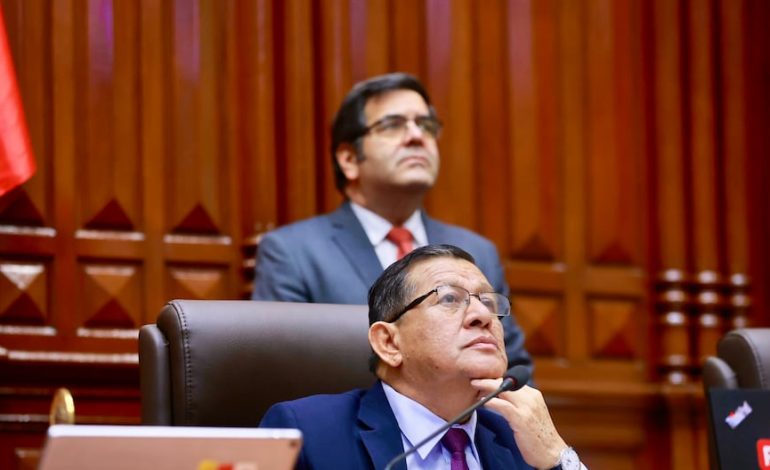 Yessenia Lozano | Eduardo Sallehuana anuncia que se evaluará para abrir el método administrativo de disciplina para la aplicación militante | César Acuña | Último | Citación