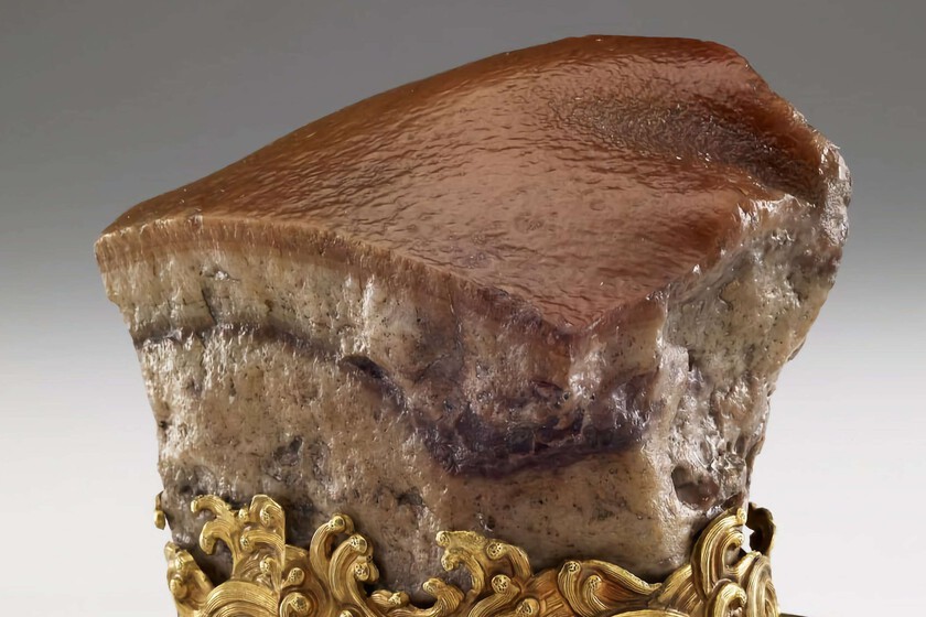 Un tocino tallado en piedra