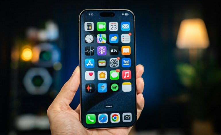 Apple lidia con los aranceles, pero no quiere ser notado. Considero el precio del iPhone sin mencionarlos, según WSJ