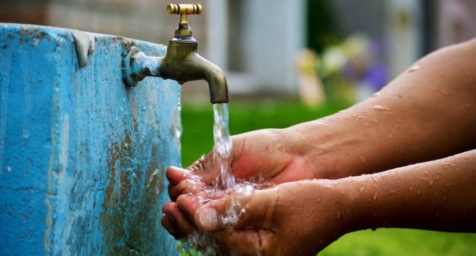 Expertos de ocho partidos políticos participaron en el Instituto IIG de agua y saneamiento | Esan | Último | Citación