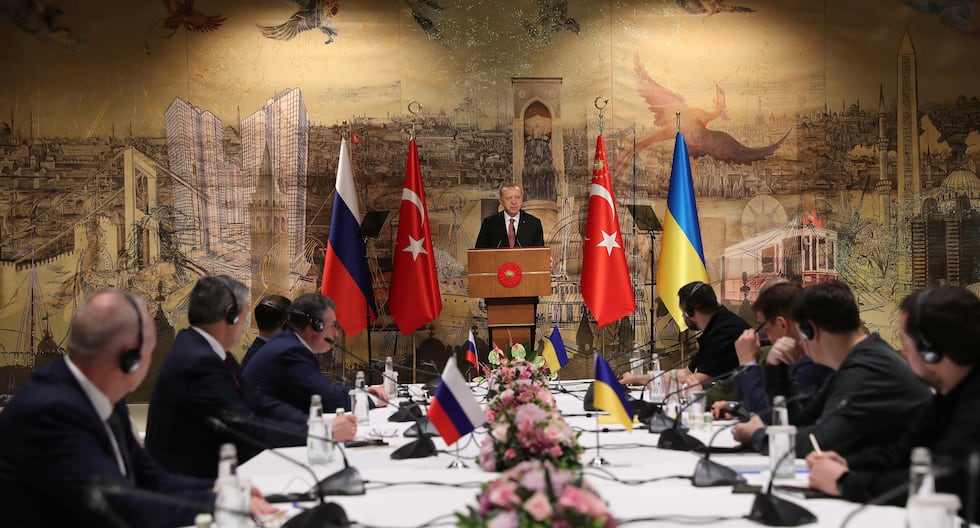Guerra de Rusia – Ucrania | Vladimir Putin | Volodimir Zelinsky | Sin Putin y con poca esperanza de éxito: Ucrania y Rusia se reúnen en Türkiye para negociar la paz | Donald Trump | Estambul | MUNDO