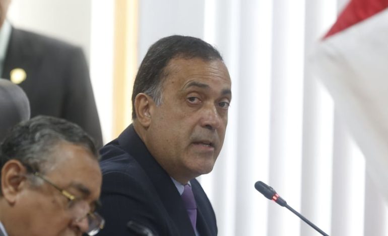 Mario Cabani recibió una carta registrada de Dina Boluarte para que no declare para el Comité de Supervisión, según Juan Burgos | Citación