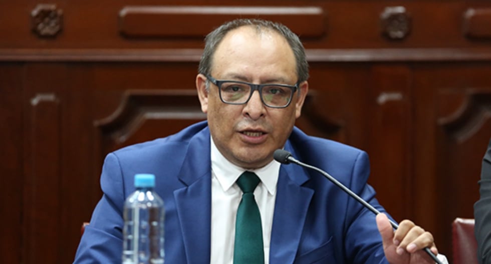 Magistrado de TC sobre el caso de Dina Boluarte y Pedro Castillo: «El modelo es: el presidente no se investiga» | Gustavo Gutiérrez Ticse | Último | Citación