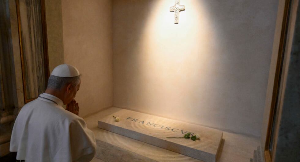 El Papa Leo XIV va a la tumba de su predecesor Papa Francisco en sus primeras salidas | Último | MUNDO