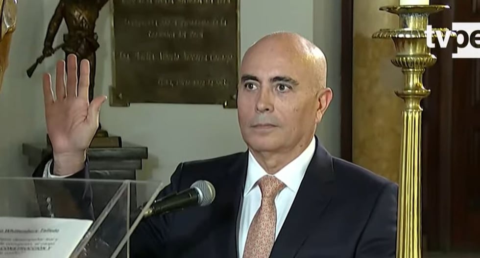 Durich Whittembury juró como Ministro de Vivienda Eduardo Arana | Perfil, pista y CV | PCM | Dina Boluarte Last | Citación