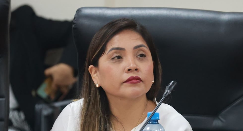 Congreso: Yessenia Lozano reconoce el Comité Regulador de No Masters | Citación