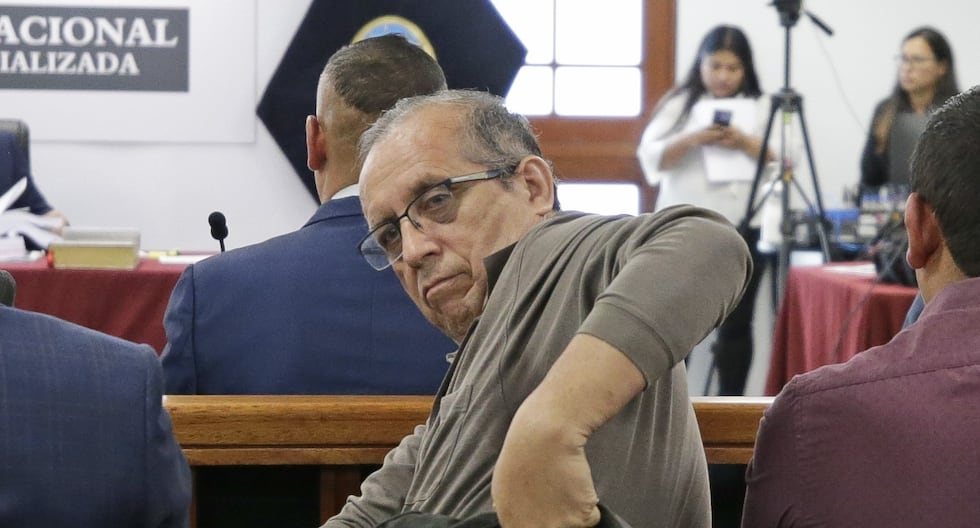 La oficina del fiscal abre investigaciones contratando al amigo de Nicanor Boluarte en el Fondo Sierra Azul en el desarrollo y el riego y el riego del Ministerio | Lunes | Dina Boluarte | Ciudadanos para Perú | Último | Citación