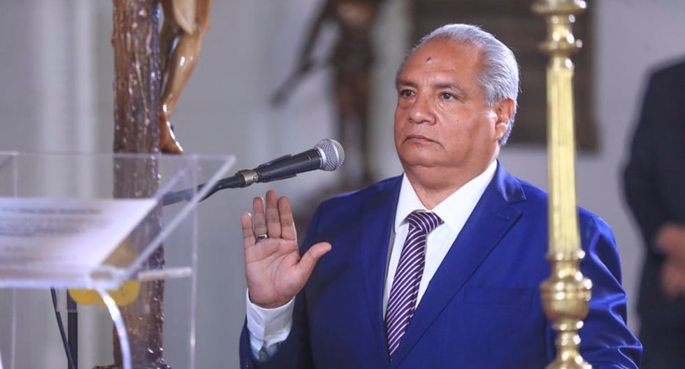 César Sandoval juró como ministro del transporte y comunicación del gabinete Eduardo Arana | Perfil, pista y CV | PCM | Dina Boluarte | Último | Tiza