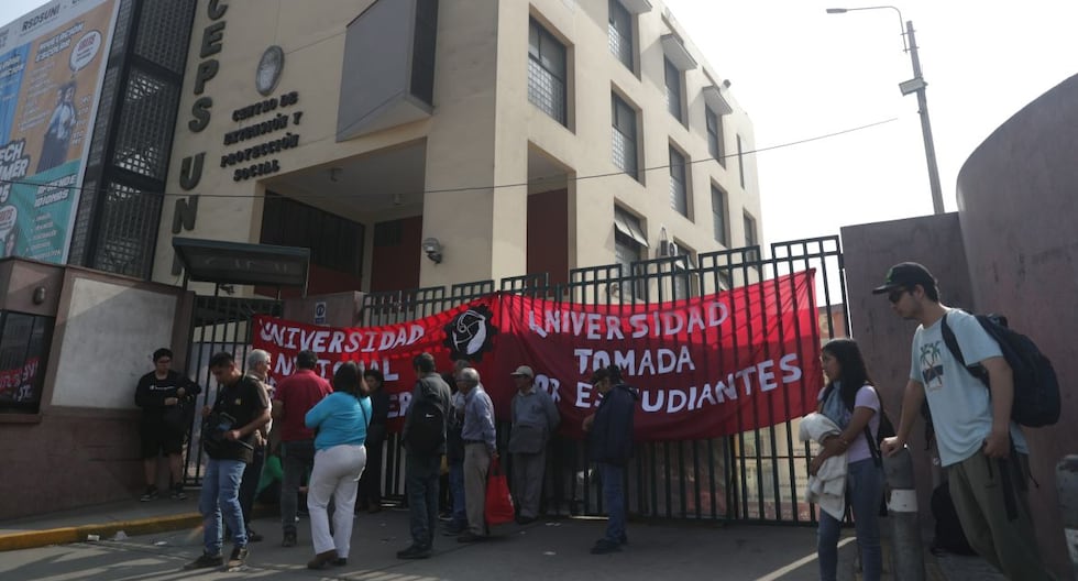 Crisis en la universidad: Toma del campus después de un paso de escalar y romper el año académico de la Universidad Nacional de Crisis de Ingeniería en la Uni Toma del conflicto uni Sunedu en universidades públicas Perú | CAL
