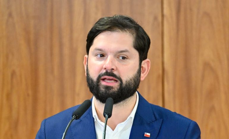 Terremoto en Chile | Magallanes: Gabriel Bórico interrumpe su agenda para supervisar la alerta por terremoto y posible tsunami en Chile | Puerto Williams | Punta Arenas | MUNDO