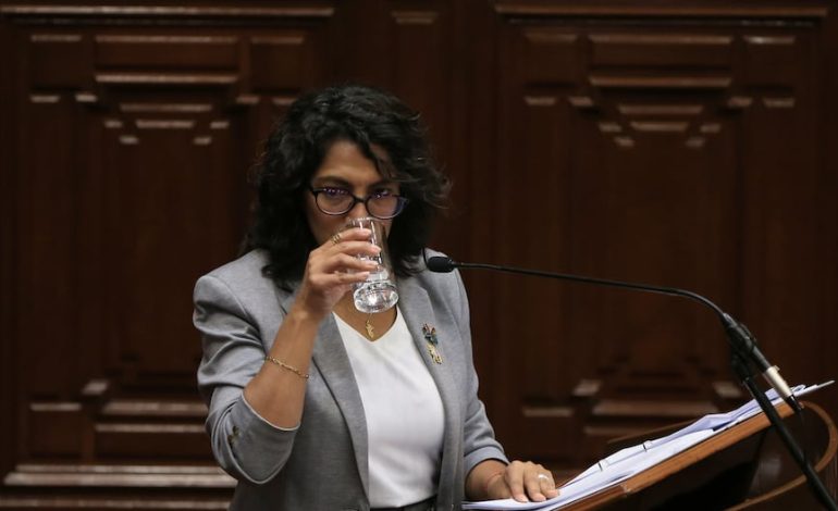 La ministra Leslie Urteaga: el cambio en el armario, en este momento, sería perjudicial para el país | Gustavo Adrianzén | Congreso | Último | Citación