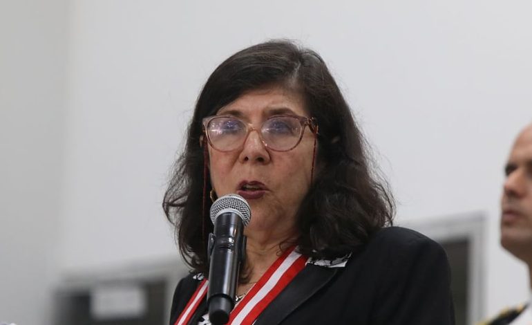 Janet Tloho está cuestionando un proyecto de ley para facilitar la suspensión de jueces senior y otras tareas en el Parlamento | Citación