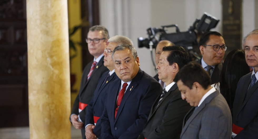 Gustavo Adrianzén renuncia a la censura: la última carta del gobierno para «salvar lo que» terminó con su partida | Citación