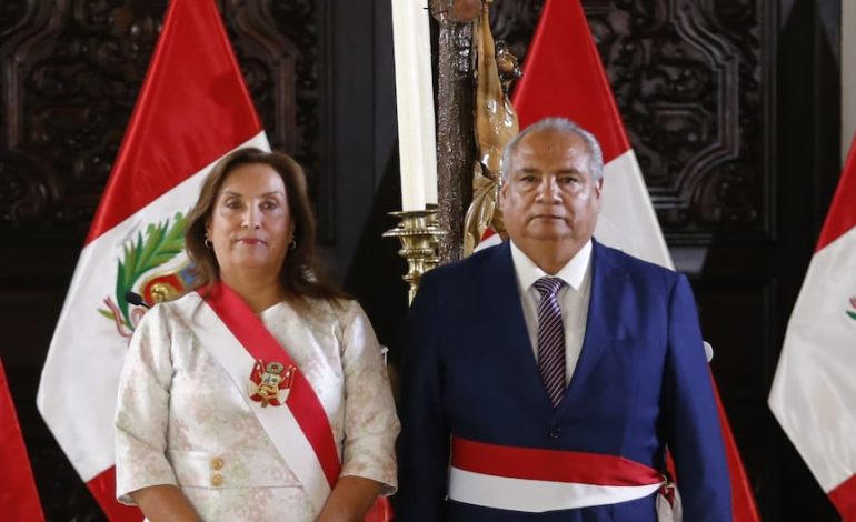 César Sandoval, Militante de la aplicación, juró como una nueva ministra de transporte y comunicación Dina Boluarte | Citación