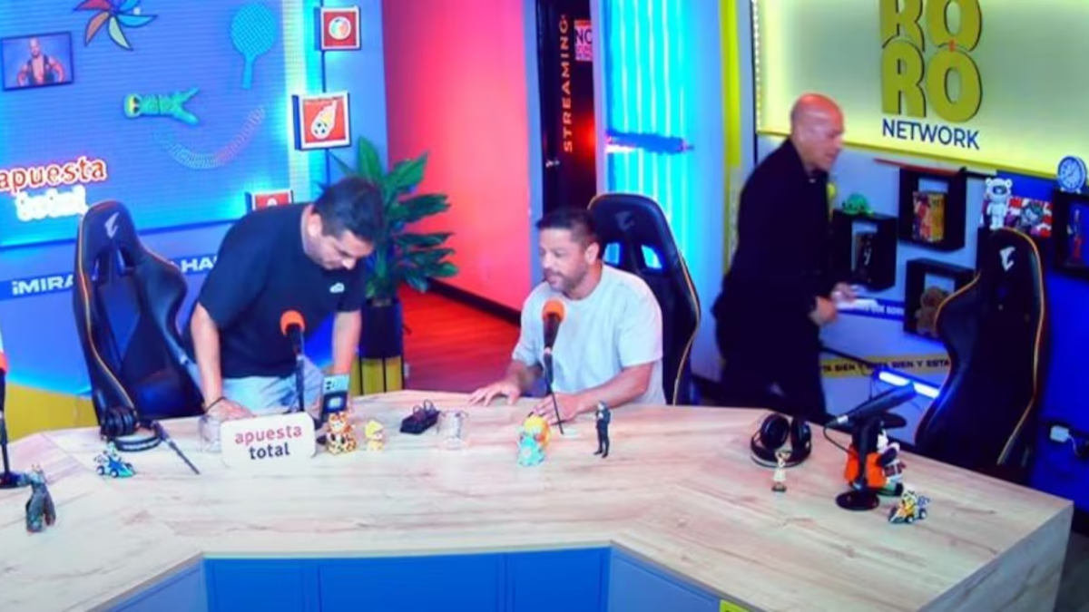 Roberto Mosquera y Pedro García Star Tense en vivo