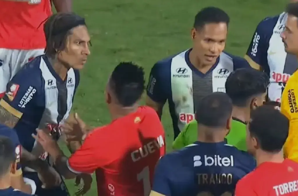 Paolo Guerrero fue expulsado en la derrota de Alianza Lima contra Cienciano