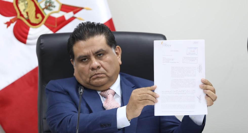 El Comité de Supervisión recolecta firmas para desafiar a Eduardo Arana y Raúl Pérez Reyes para un aumento salarial de Dina Boluarte | Citación

 – El diario andino