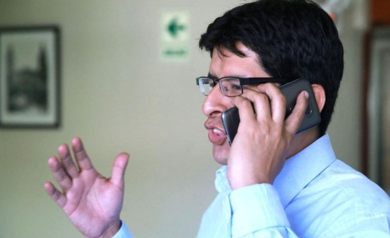 ¿Es posible hackear mi teléfono celular si contesto la llamada?
– El diario andino
