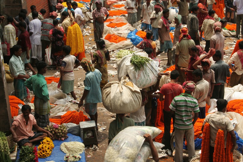 En India hay ciudades que tienen 40ºC en la calle a las 10 de la mañana. Entonces han comenzado a vivir por la noche

 – El diario andino