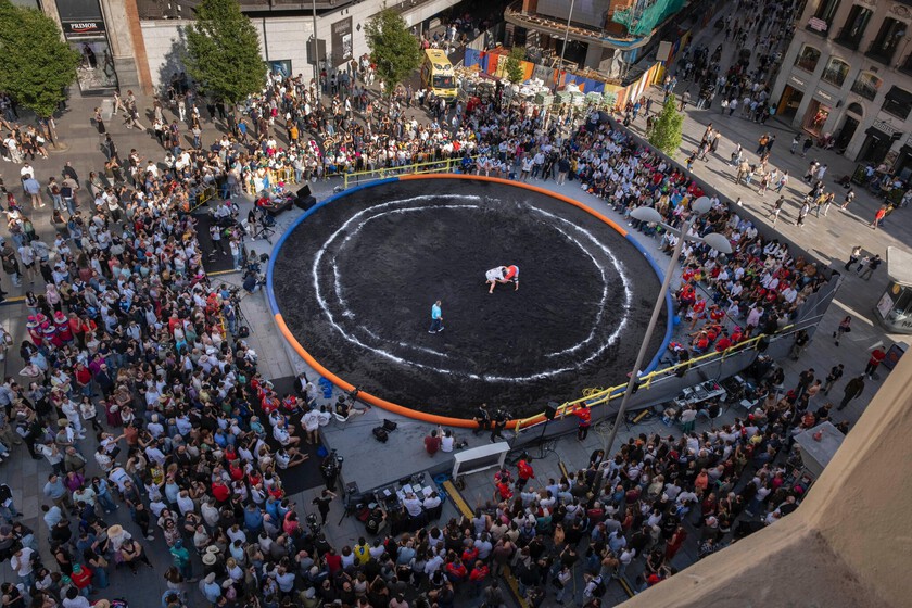 Las Islas Canarias dieron 24 toneladas de arena desde La Palma Volcano hasta Madrid. Ahora Madrid no sabe qué hacer con ellos

 – El diario andino