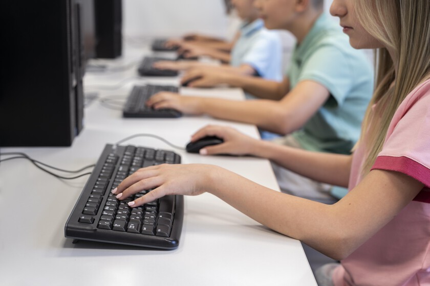 Madrid ya ha establecido el freno de la tarjeta en las aulas. Las tijeras no cortarán todos los centros por educación igualmente

 – El diario andino