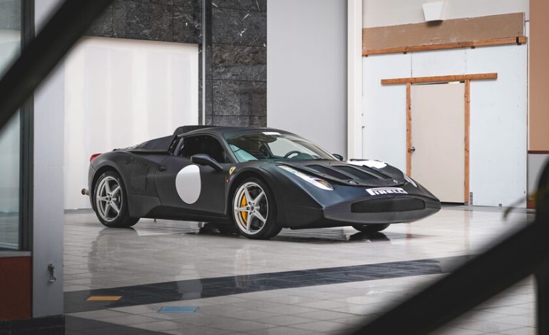 Es uno de los Ferraris más feas y no puede ser conducido ni en la calle o en el circuito. Y sin embargo, vale más de un millón de dólares
– El diario andino