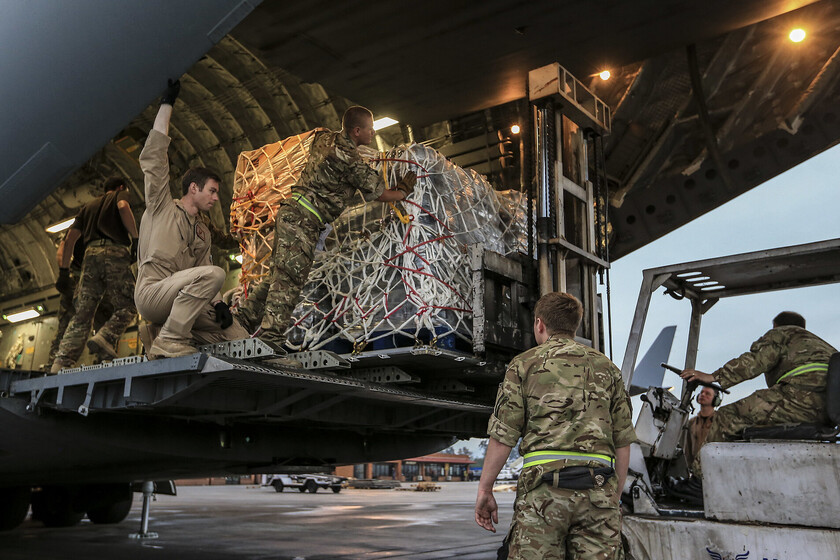 Los aviones están liberando toneladas de alimentos en una gaza familiar. Hay quienes creen que es una mala idea

 – El diario andino
