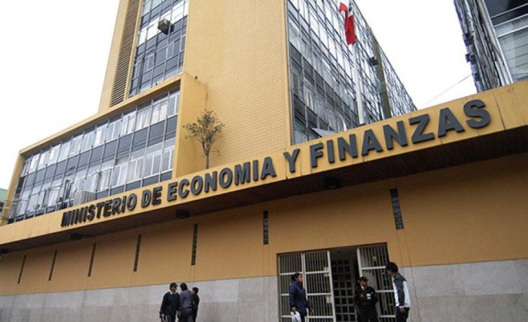 Conocen nuevos vicepresidentes de finanzas y economía.
– El diario andino