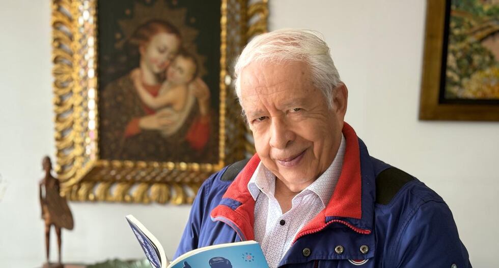 Juan Paredes Castro presenta su nuevo libro «Partido político 21 del siglo XX en Perú» | Citación

 – El diario andino