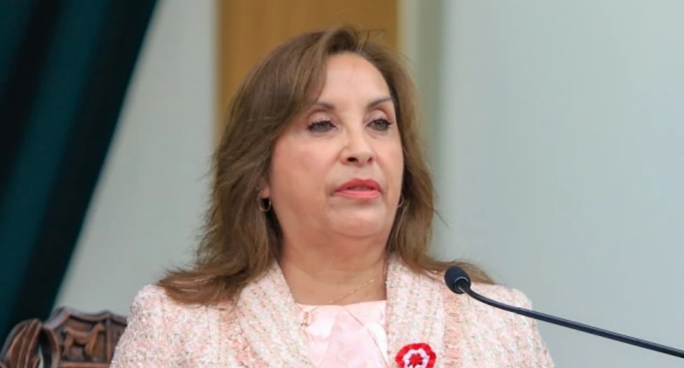 Dina Boluarte saluda a los maestros por el día y promete respetar su enseñanza | Último | Citación

 – El diario andino