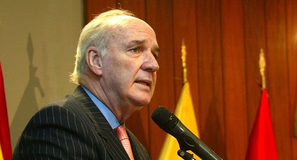 El ex canciller José Antonio García Belaunde recibe un título del gran jefe de la comunidad de Andes | Citación

 – El diario andino