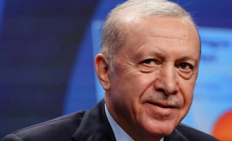 Erdogan le dice a Putin que los enfrentamientos entre los sirios en Sweida amenazan a toda la región
– El diario andino
