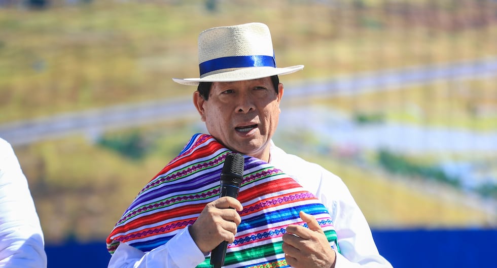 Eduardo Arana justifica el salario de Dina Boluarte: el gobierno de la Sra. Presidenta opera | PCM | MEF | Servir | Último | Citación

 – El diario andino