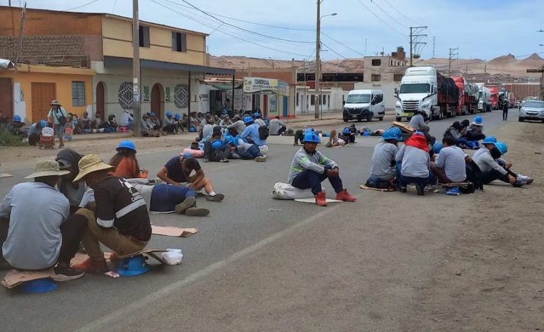 Sutran informa seis rutas bloqueadas por las protestas de mineros artesanales en tres regiones | Último | PERÚ
– El diario andino