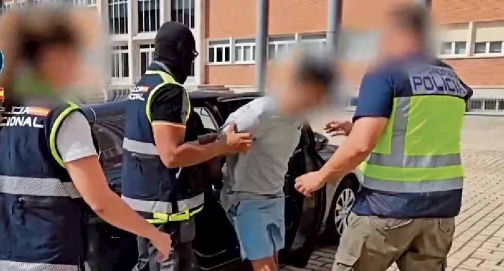 Dos hombres arrestados por explotar a los trabajadores peruanos que vivían superpoblados

 – El diario andino