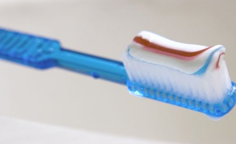 ¿Qué efectos adversos podrían generar el uso de pasta dental alertada por Digemid? Lista y recomendaciones sugeridas por los dentistas de TLC | PERÚ

 – El diario andino