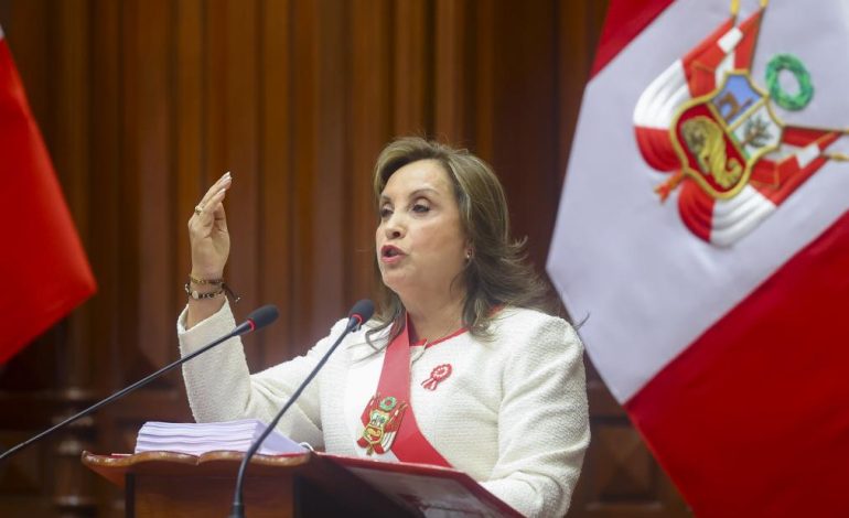 La presidenta Dina Boluarte anuncia «shock de desregulación»

 – El diario andino