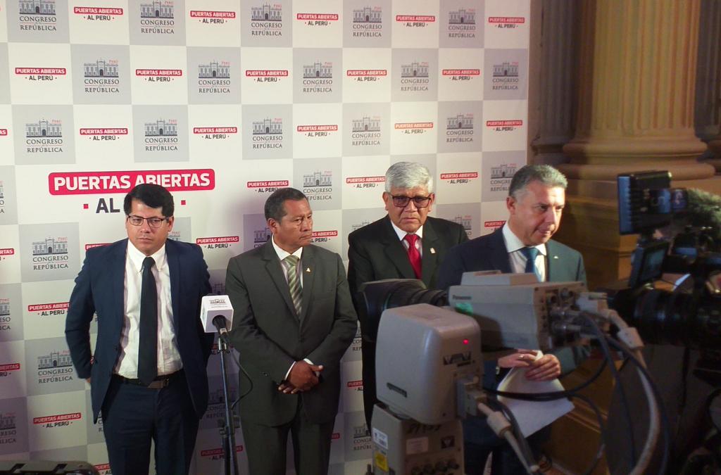Ofensiva en cajas comunales: tres congresistas condenados

 – El diario andino