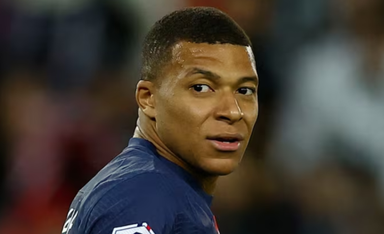 Mbappé demanda de acoso y extorsión PSG, pero reclama salario millonario
– El diario andino