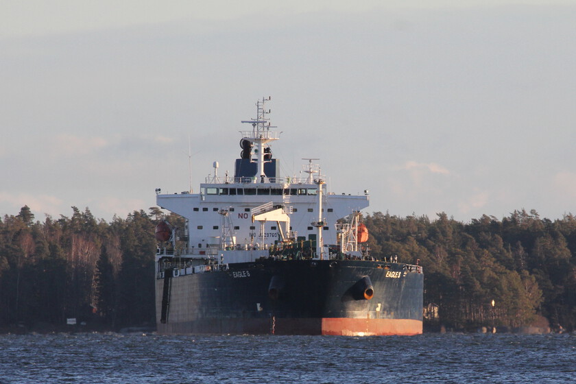 Alguien cortó cinco cables submarinos en el Báltico. Finlandia ya señala como responsable de un barco de la «Flota de sombra»

 – El diario andino