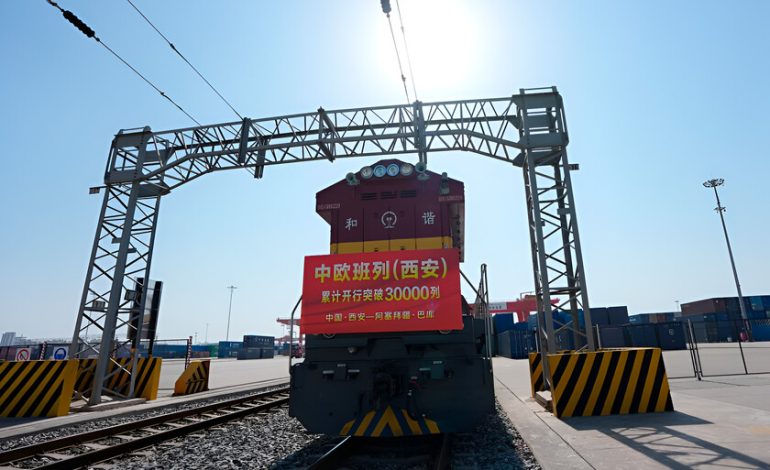 China ha convertido el tren en su camino silencioso a Europa. El último envío marca un nuevo hito en su estrategia comercial
– El diario andino