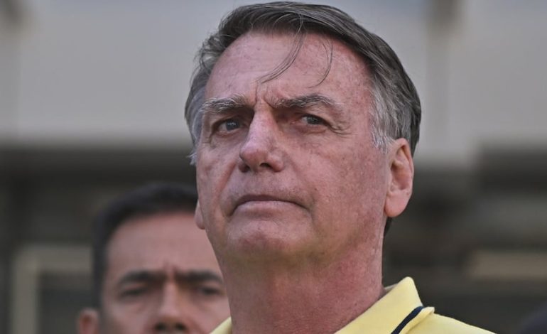 Jair Bolsonaro planeaba preguntarle al gobierno de Javier Milei, según la policía brasileña
– El diario andino