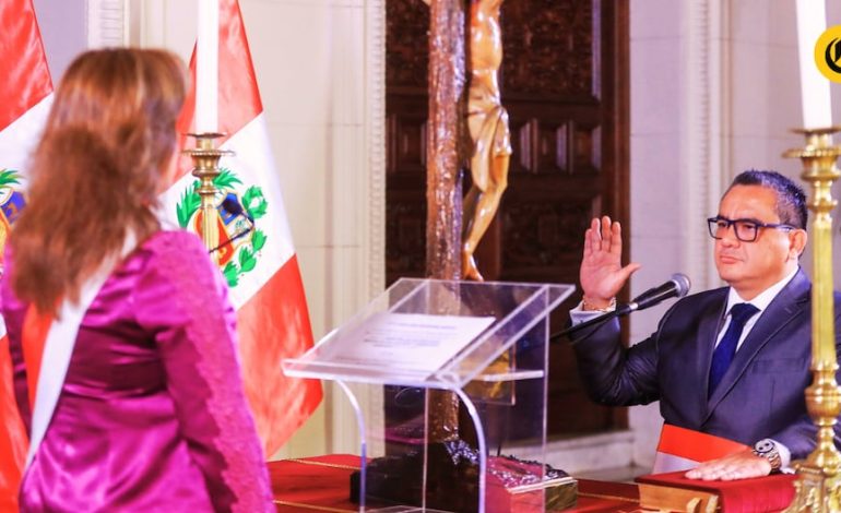 Criticidad Juan José Santiváñez se agrega en justicia: ¿Qué pasará con su oficina en el salón del estado? | Tlcnota | Citación
– El diario andino