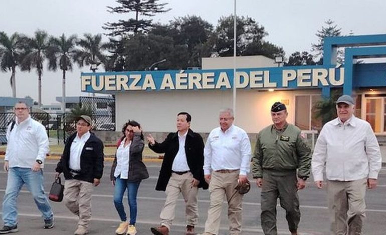 Eduardo Arana con miembros del armario Viajes a la isla de Santa Rosa de Loreto en medio de la tensión con Colombia | Citación
– El diario andino