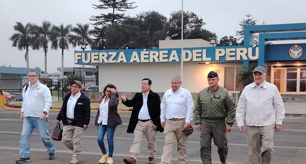 Eduardo Arana con miembros del armario Viajes a la isla de Santa Rosa de Loreto en medio de la tensión con Colombia | Citación

 – El diario andino