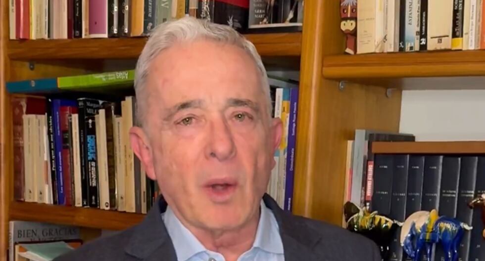 Álvaro Uribe aparece ante un tribunal para formalizar su arresto por sentencia a doce años en Colombia | Rionegro | Antioquia | Centro Democrático | Sandra Heredia | Juicio del siglo | Último | MUNDO

 – El diario andino