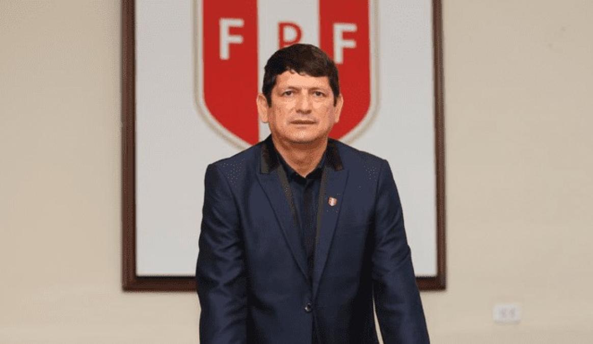 Agustín Lozano se vuelve a elegir como presidente de FPF

 – El diario andino