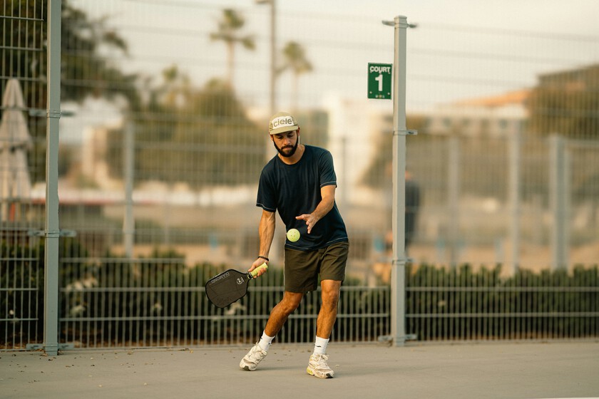 Hay un deporte que coloniza miles de canchas de tenis en los Estados Unidos y se expande fuertemente en España: Pickleball

 – El diario andino