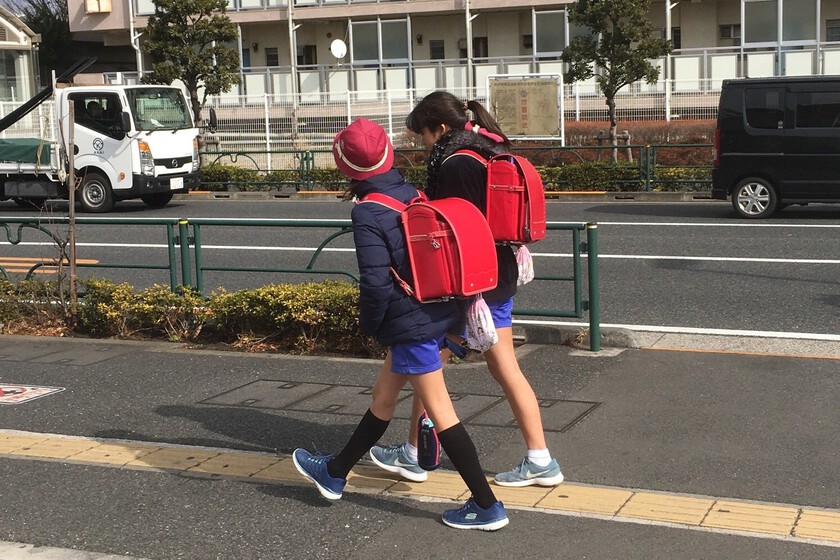 Existe un símbolo nacional de que Japón ha sido invariable para generaciones: una mochila escolar muy cara

 – El diario andino