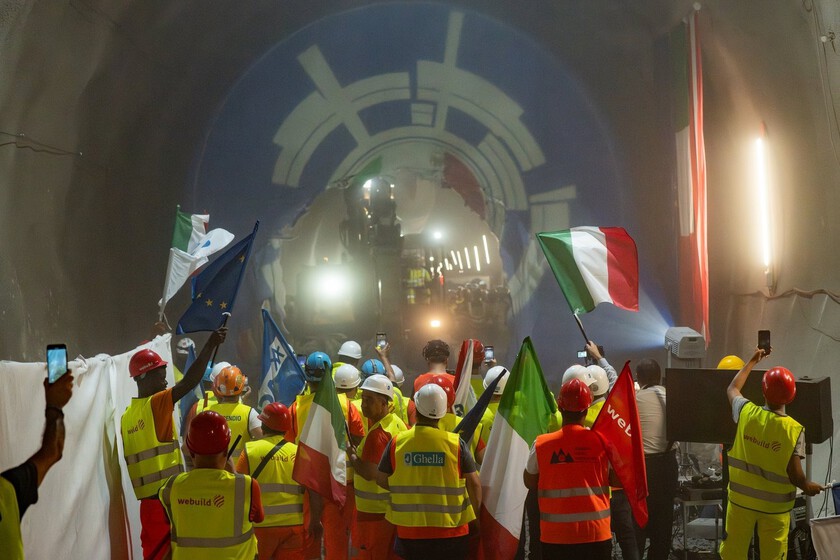 El túnel ferroviario más largo del mundo

 – El diario andino